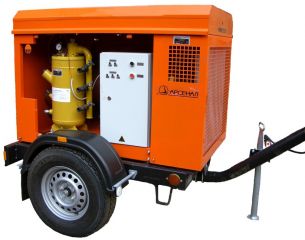 Винтовой компрессор ЗИФ СВЭ-5/1,0 в кожухе на шасси